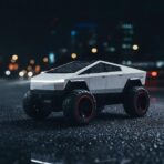 Voiture Télécommandée Monster Truck Style Cybertruck - L'Aventure Tout-Terrain – Image 7