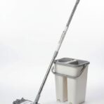 Mop Plat Auto-Essorant 'Scratch' avec Seau à Double Compartiment