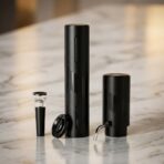 Kit Sommelier Électrique 4en1 – Tire-Bouchon, Aérateur/Verseur, Bouchon Sous Vide & Coupe-Capsule