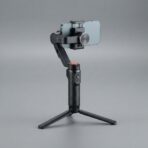 Stabilisateur Gimbal Téléphone Q39 – Perche Selfie + Trépied + Lampe LED, Télécommande Bluetooth – Image 3