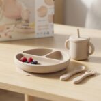 Set Repas Bébé en Silicone – Kit Complet : Bavoir, Assiette, Bol, Tasse & Couverts (Sans BPA) – Image 2