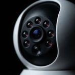 Caméra de Surveillance WiFi Intérieure AI Smart Camera – Double Objectif HD, Vision Nocturne, Suivi Auto – Image 4