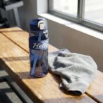 Bouteille d'Eau « Hello » – Gourde Transparente Anti-Fuite – Bleu – Image 2